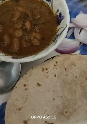 राजमा और रोटी रेसिपी मुख्य फोटो