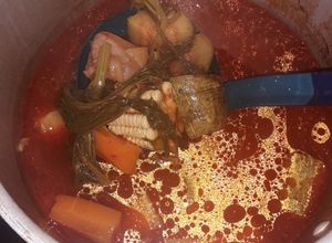Una foto de Caldo de res en olla express
