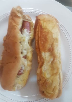 A picture of Hot dog and peppermint tea.