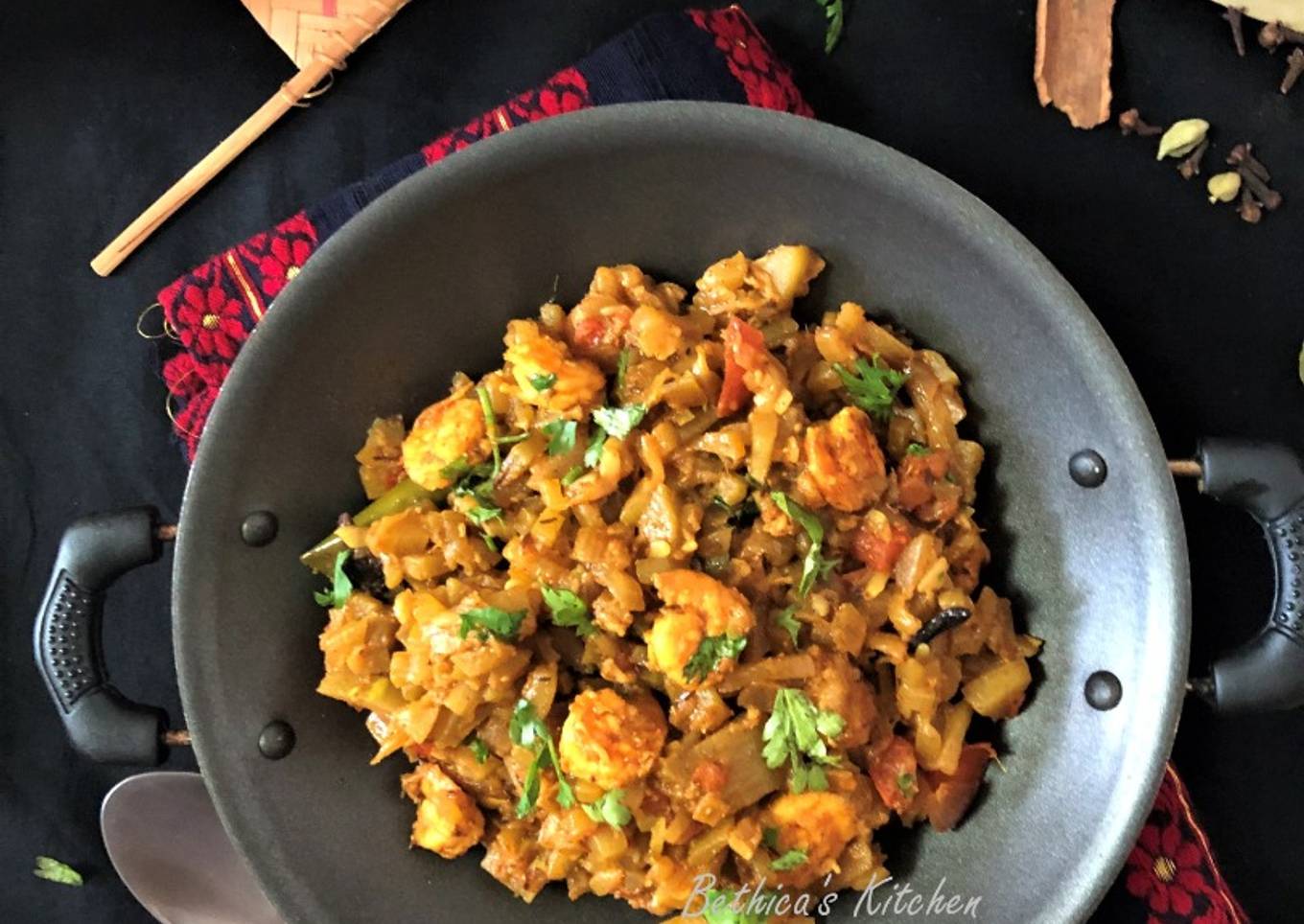 Lau Chingri (Lauki / Bottle gourd & Prawns Curry - Bong Style)