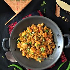 Lau Chingri (Lauki / Bottle gourd & Prawns Curry - Bong Style) A picture of Lau Chingri (Lauki / Bottle gourd & Prawns Curry - Bong Style).