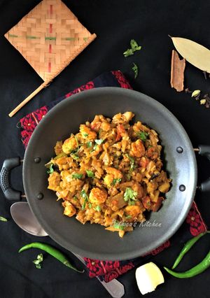 A picture of Lau Chingri (Lauki / Bottle gourd & Prawns Curry - Bong Style).