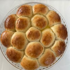 Buttery dinner rolls A picture of Buttery dinner rolls.