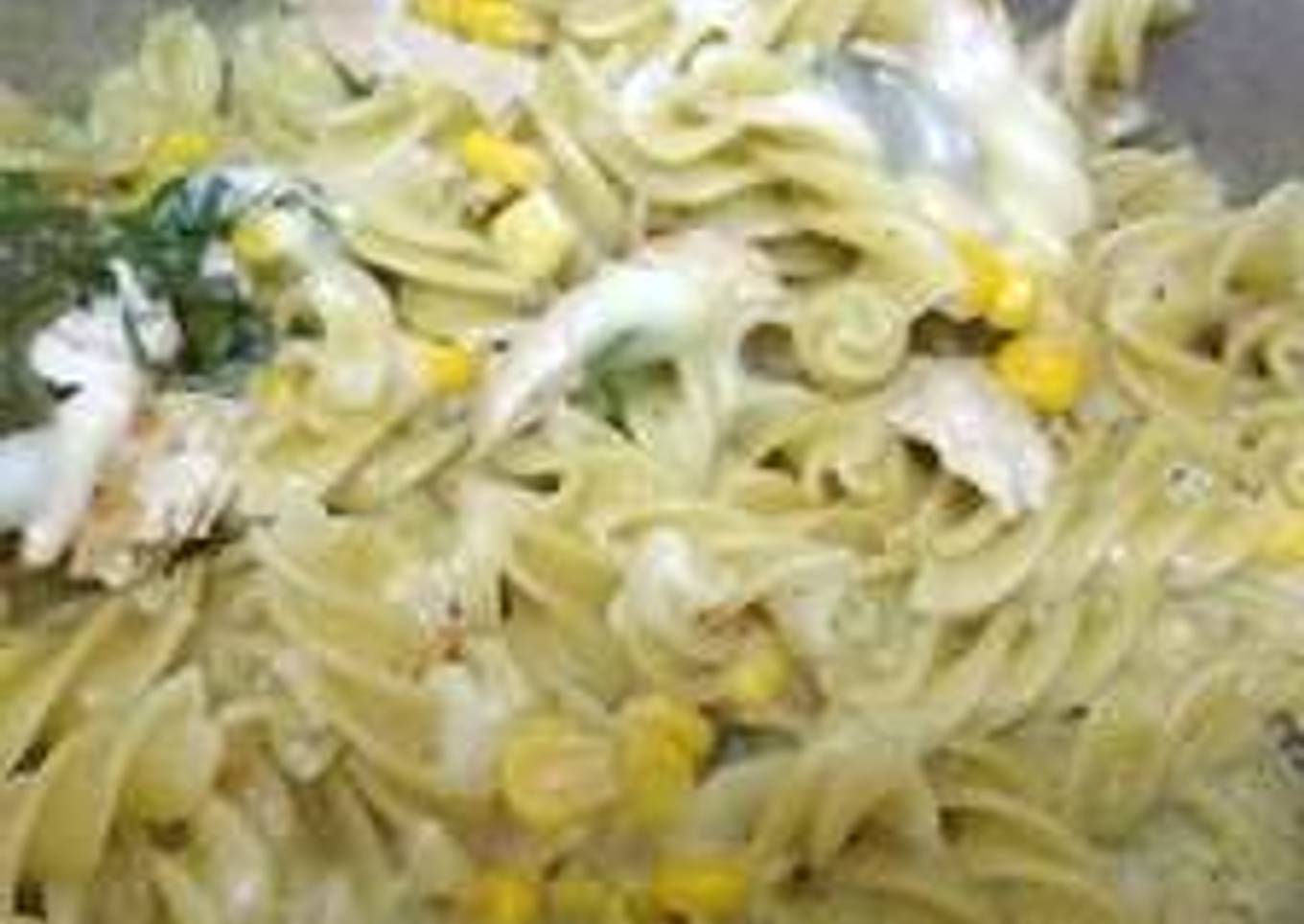 Fusilli en crema poblana y pollo