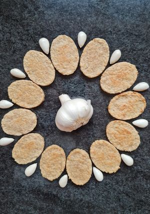 Una foto de Galletas de avena y alioli *🧄🧄