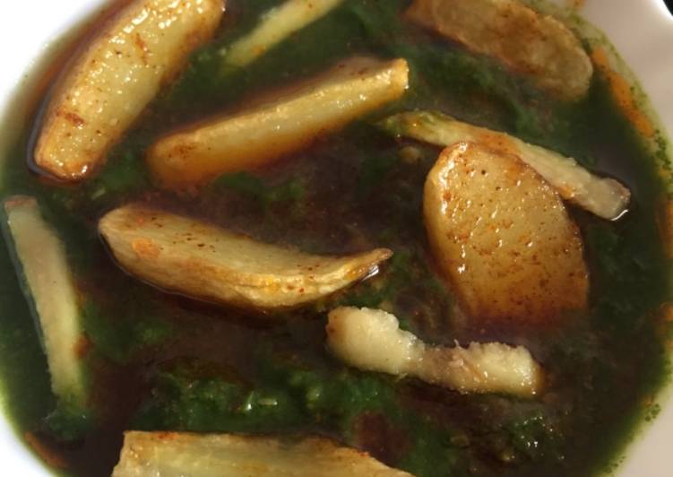Recipe of Favorite Potato in paalak curry