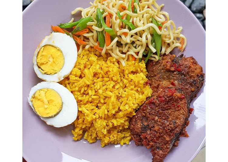 Resep 31. Nasi Kuning Ricecooker +Cakalang Balado 🐟🌶😍👍🏻, Lezat