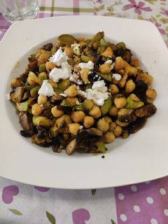Una foto de Garbanzo con verduritas