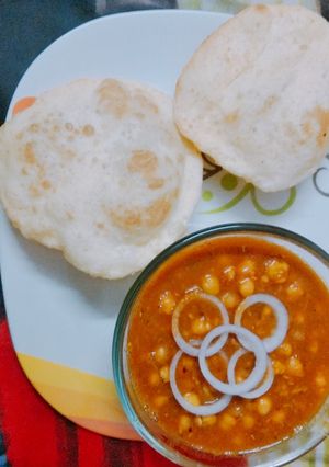 A picture of Chole bhature.