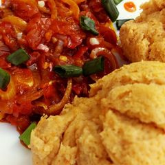 A picture of Moimoi (Alale) and Sauce.