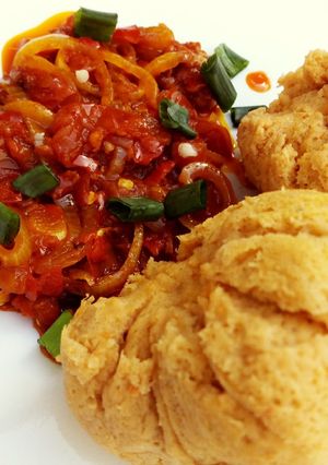 A picture of Moimoi (Alale) and Sauce.