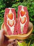 แซนวิชผลไม้รูปหัวใจ Valentine's Stawberry & Kiwi sandwich