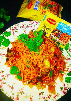 मैगी नूडल्स (Maggi Noodles recipe in hindi) रेसिपी मुख्य फोटो