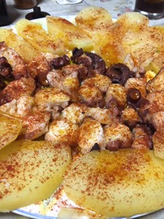 Una foto de Pulpo a la gallega