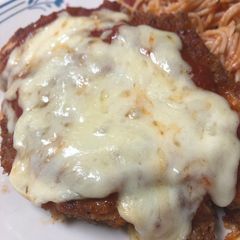 A picture of Chicken Parmesan.