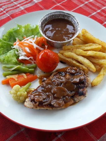 Cara Gampang Membikin Resep Chicken Steak with Mushroom Gravy yang Uenak Anti Ribet, Bisa Manjain Lidah