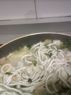 Foto principal de Cazuela de almejas y gulas