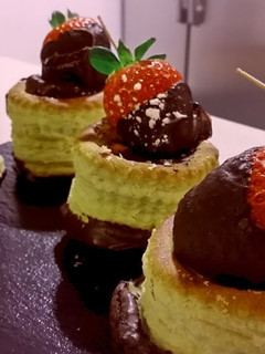 Una foto de Volovanes/Tartaletas de fresas con chocolate al Jack Daniels