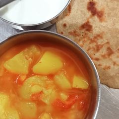 Aloo tamatar ki sabzi A picture of Aloo tamatar ki sabzi.