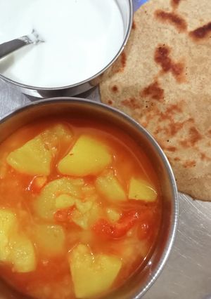 A picture of Aloo tamatar ki sabzi.