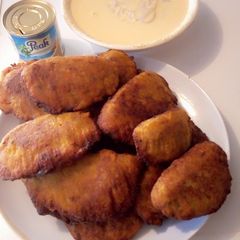 A picture of Plantain pie, Pap and milk.
