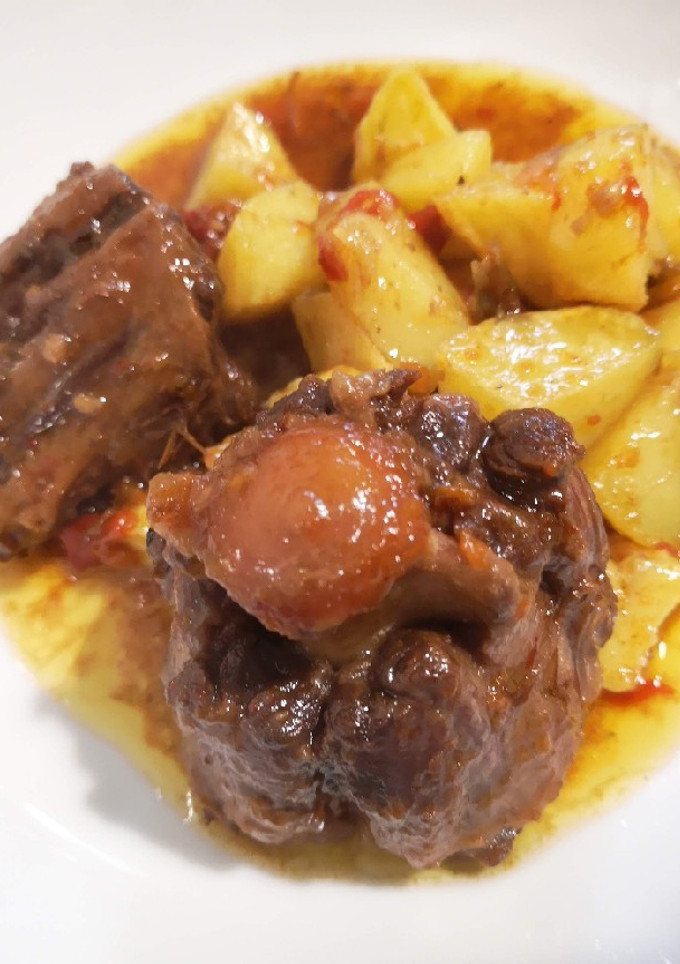 Una foto de Estofado de rabo de toro