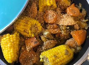 Una foto de Pollo con verduras en sartén Essen, junto a @cocinacaseraya seguila en instagram