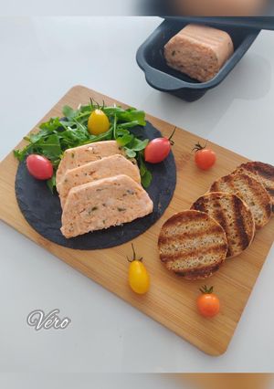 Une photo de Terrine de saumon fumé