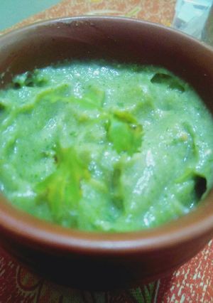 A picture of Amrood/guava chatani.