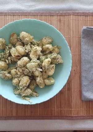 Una foto de Gnocchi cremosos con brócoli
