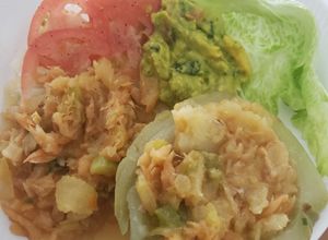 Una foto de Chayote relleno de bacalao