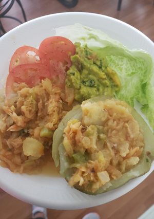 Una foto de Chayote relleno de bacalao