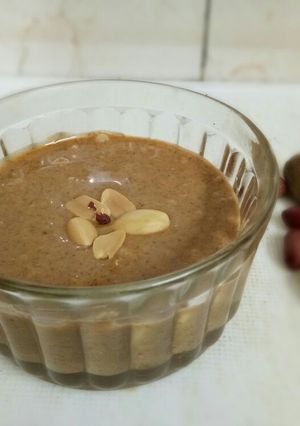 A picture of Homemade peanut butter.