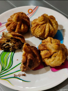 मोदक (modak reicpe in Hindi) रेसिपी मुख्य फोटो