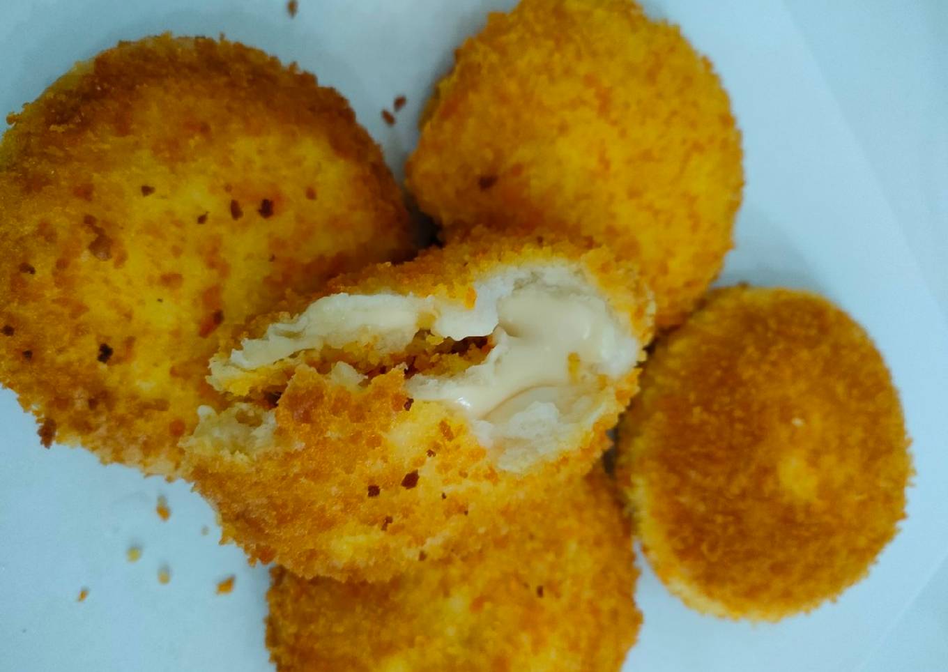 Donat Krispi Saus Keju