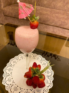 A picture of Strawberry 🍓 yogurt smoothie.