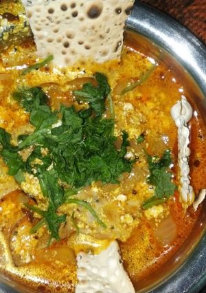 દહીં પાપડ સબ્જી (Dahi papad sabji recpie in Gujarati) રેસીપી મુખ્ય ફોટો