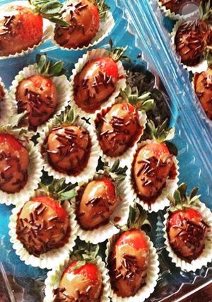 Foto resep Strawberry deep in chocolate