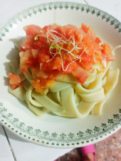 Una foto de Pasta fresca con salsa de tomate