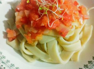 Una foto de Pasta fresca con salsa de tomate