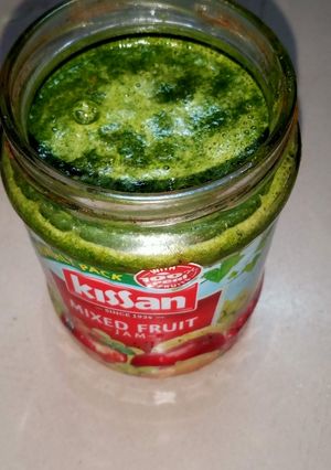 धनिया चटनी (dhaniya chutney recipe in Hindi) रेसिपी मुख्य फोटो