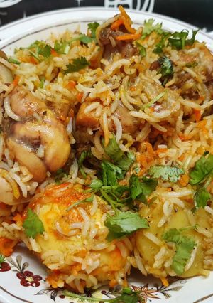 A picture of Kolkata Style Chicken Dum Biryani.