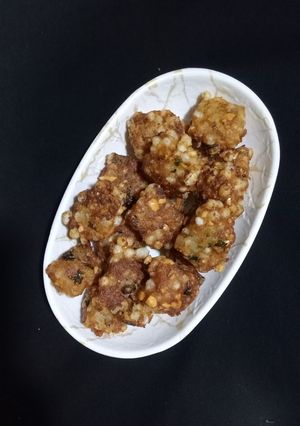 क्रिस्पी साबूदाना - आलू बाइट्स (Crispy Sabudana bites recipe in Hindi) रेसिपी मुख्य फोटो