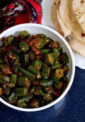 मसाला भिंडी (masala bhindi recipe in Hindi) रेसिपी मुख्य फोटो