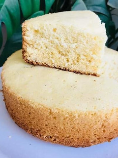 A picture of Ideal Super Moist Sponge Cake.
