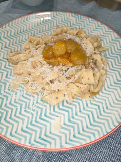 Foto principal de Pasta fresca casera con salsa de coco y tomates secos