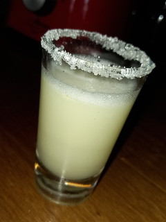 Una foto de Limonada con Jengibre 🍋🍹♡