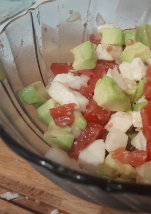 Une photo de Salade fraîcheur tomate avocat 🥑 🍅