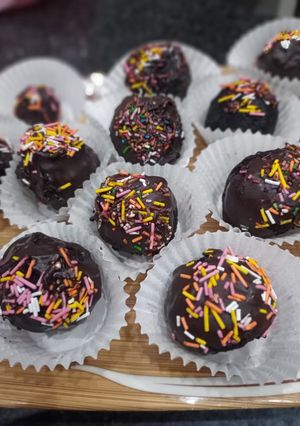 A picture of Chocolate Balls.