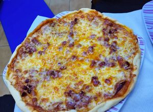 Una foto de Pizza Caprichosa